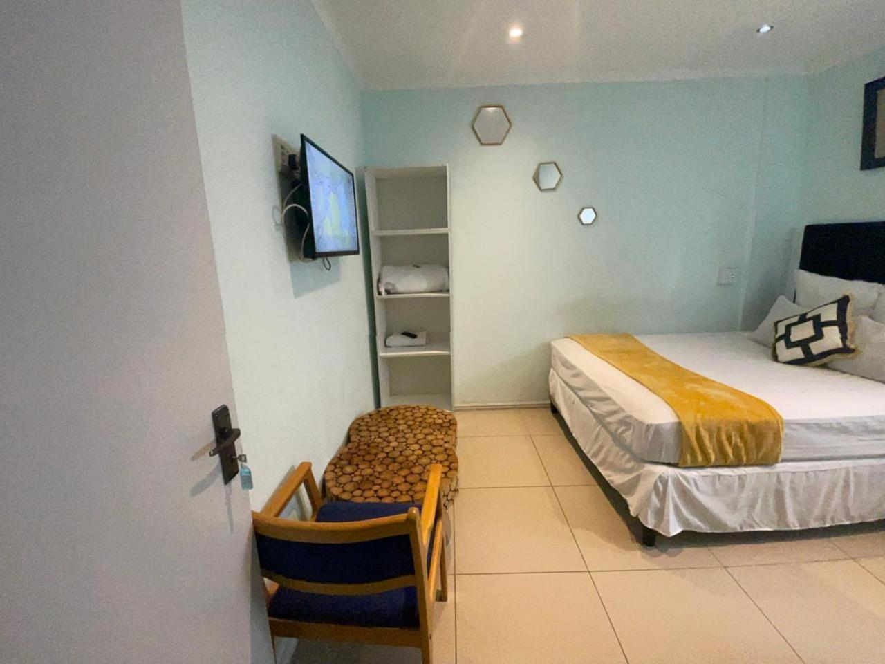 Home Stay Accommodation Goodwood Cape Town Exterior photo